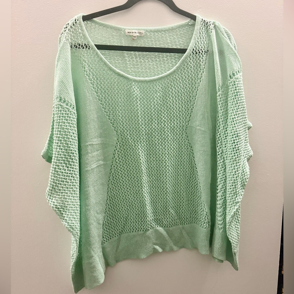 Size M/L mint knit top!…